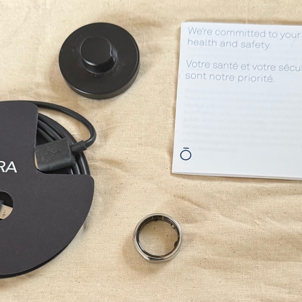 OURA Ring - Silver Size 11 Heritage - Picture 2 of 6